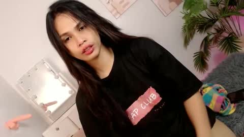 MOMIKHEM online show from October 5, 2025, 6:12 am