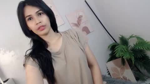 Snapshot of momi_khem019 chatting on April 20, 2026, 6:38 am MOMIKHEM online show from April 20, 2026, 6:38 am