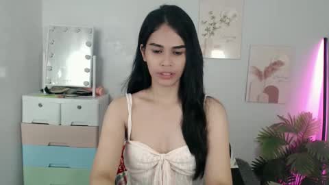 Snapshot of momi_khem019 chatting on May 11, 2026, 4:48 pm MOMIKHEM online show from May 11, 2026, 4:48 pm