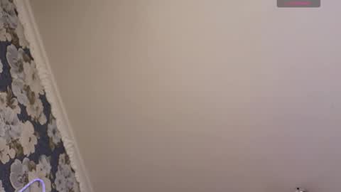 Snapshot of momiji_i chatting on March 24, 2026, 9:25 am Leah online show from March 24, 2026, 9:25 am