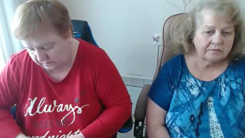 Snapshot of mommy99x chatting on March 24, 2026, 8:52 am Mommy99X online show from March 24, 2026, 8:52 am