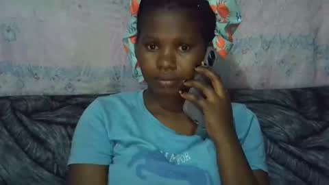 momsdoll online show from April 23, 2026, 2:52 pm