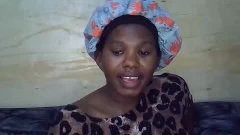 momsdoll online show from May 11, 2026, 5:24 am