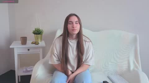 momy_lilu online show from September 12, 2025, 10:15 am