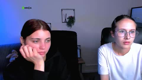 Mona  online show from September 12, 2025, 7:25 pm