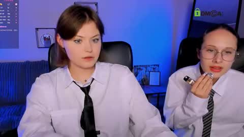 Mona  online show from October 3, 2025, 7:11 pm