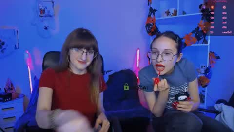 Mona  online show from October 28, 2025, 8:11 pm