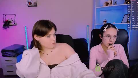 Mona  online show from November 16, 2025, 8:03 pm