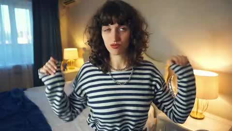 Louise online show from September 10, 2025, 3:12 pm
