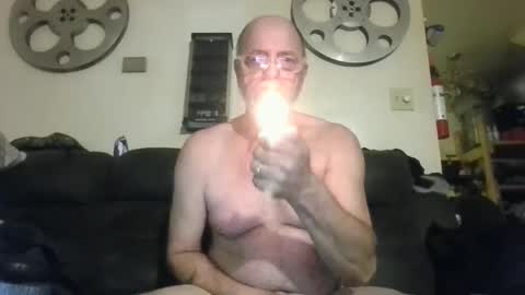 mondaymonday online show from January 1, 2025, 3:24 pm