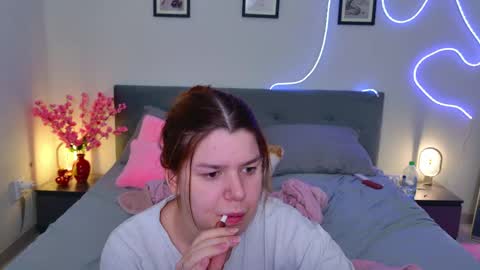 moneyforpeaches online show from April 21, 2026, 4:12 pm