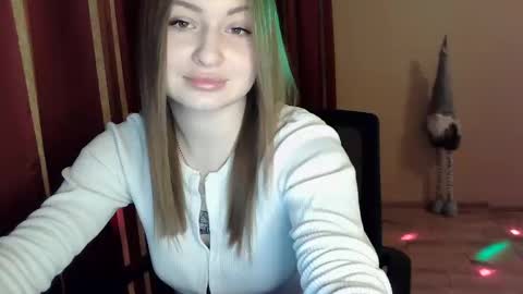 monica_211 online show from February 8, 2025, 8:21 pm