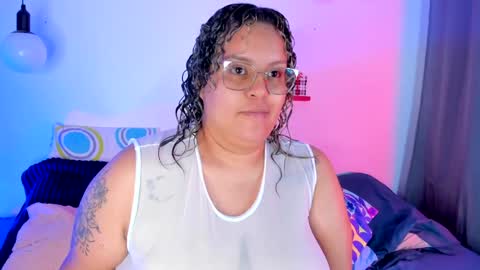 aleja      independent model       online show from January 28, 2025, 7:10 pm