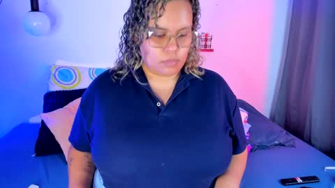 aleja      independent model       online show from January 31, 2025, 8:22 pm