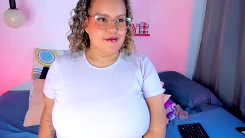 aleja      independent model       online show from February 16, 2025, 1:36 am