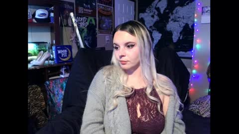 Snapshot of monica_lily chatting on December 9, 2024, 4:37 pm Monica online show from December 9, 2024, 4:37 pm