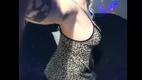 Snapshot of monica_lily chatting on February 26, 2025, 6:11 pm Monica online show from February 26, 2025, 6:11 pm