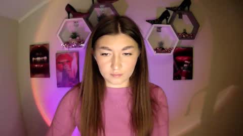 sweet girl and shine body online show from September 11, 2025, 7:08 am