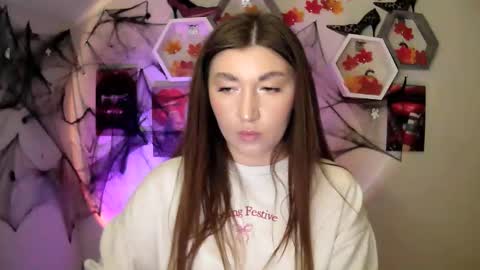 sweet girl and shine body online show from October 9, 2025, 9:07 am