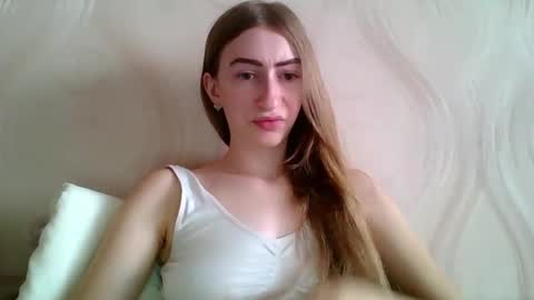 Snapshot of monica_tamayo chatting on July 3, 2026, 11:27 am Monica online show from July 3, 2026, 11:27 am