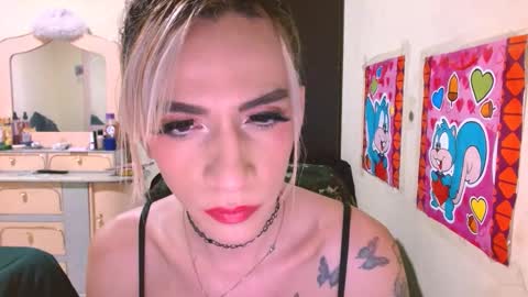 monicalimite123 online show from November 25, 2025, 2:00 am