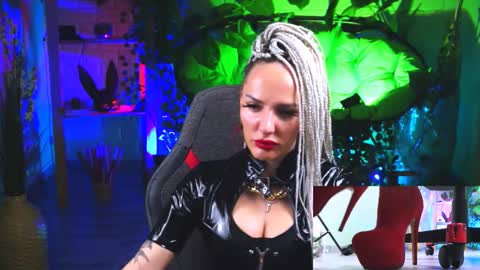 Monika online show from March 6, 2025, 6:37 pm