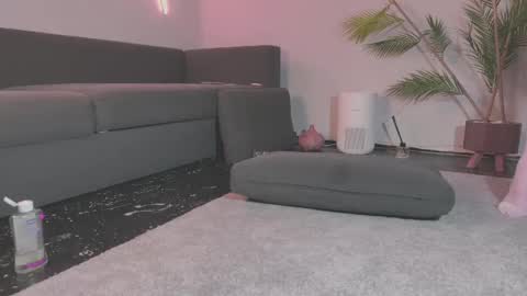 Monica online show from May 4, 2026, 5:36 am