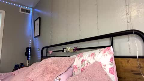 Monica online show from December 10, 2024, 5:17 am