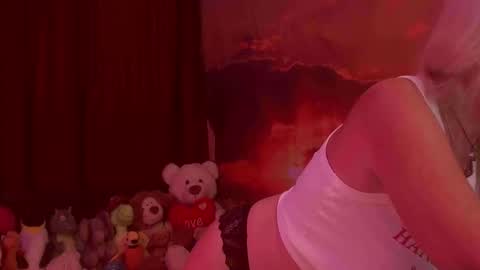 Monika    online show from October 16, 2025, 12:44 am