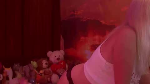 Monika    online show from November 15, 2025, 3:37 am