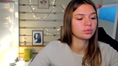 Snapshot of monika_youu chatting on October 4, 2025, 12:58 pm Monika online show from October 4, 2025, 12:58 pm