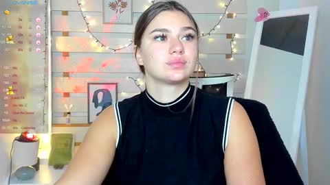 Snapshot of monika_youu chatting on October 15, 2025, 1:44 pm Monika online show from October 15, 2025, 1:44 pm