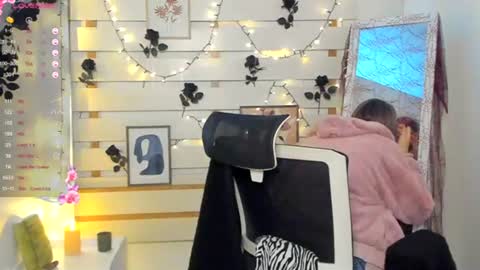 Snapshot of monika_youu chatting on October 30, 2025, 2:07 pm Monika online show from October 30, 2025, 2:07 pm