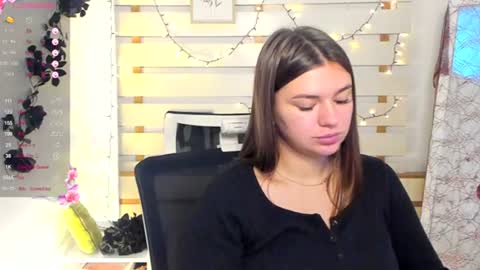 Snapshot of monika_youu chatting on November 5, 2025, 1:55 pm Monika online show from November 5, 2025, 1:55 pm