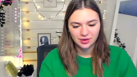 Snapshot of monika_youu chatting on November 14, 2025, 7:07 am Monika online show from November 14, 2025, 7:07 am