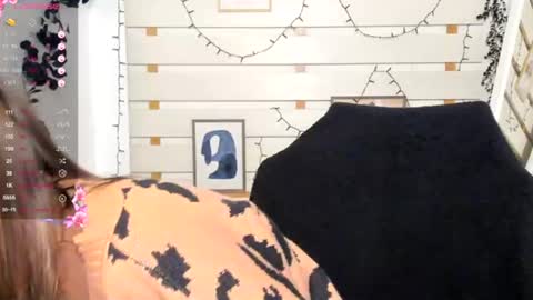 Snapshot of monika_youu chatting on December 1, 2025, 1:05 pm Monika online show from December 1, 2025, 1:05 pm