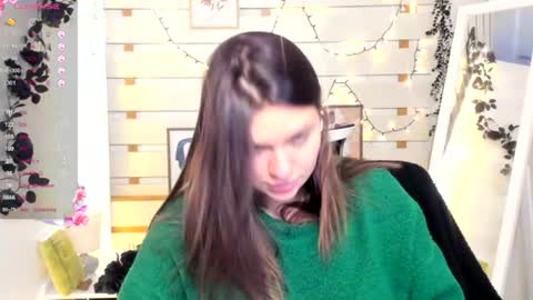 Snapshot of monika_youu chatting on December 21, 2025, 12:45 pm Monika online show from December 21, 2025, 12:45 pm