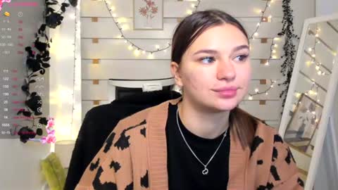 Snapshot of monika_youu chatting on January 7, 2026, 1:24 pm Monika online show from January 7, 2026, 1:24 pm