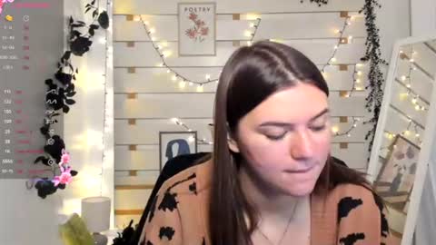 Snapshot of monika_youu chatting on January 13, 2026, 1:16 pm Monika online show from January 13, 2026, 1:16 pm