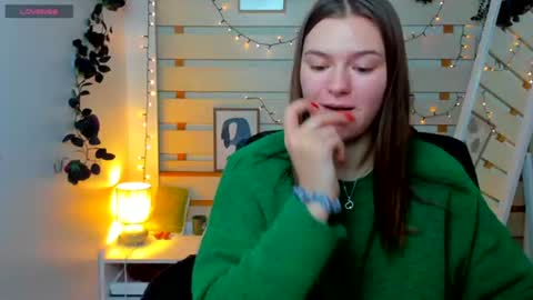 Snapshot of monika_youu chatting on January 19, 2026, 2:32 pm Monika online show from January 19, 2026, 2:32 pm