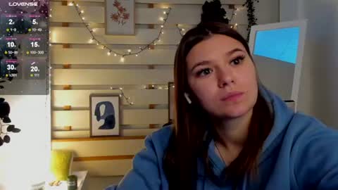 Snapshot of monika_youu chatting on February 1, 2026, 1:20 pm Monika online show from February 1, 2026, 1:20 pm