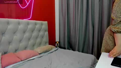 Monika online show from November 17, 2025, 2:06 am