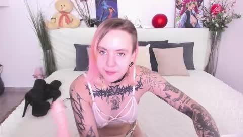 Snapshot of monikalowww chatting on September 24, 2025, 10:07 am monikalowww online show from September 24, 2025, 10:07 am