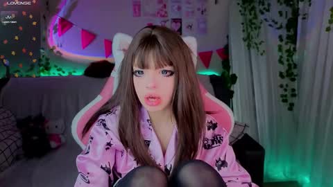 Snapshot of monikamayson chatting on December 16, 2025, 4:39 am Monika online show from December 16, 2025, 4:39 am