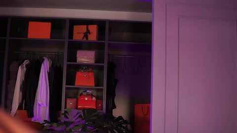Snapshot of monique_celeste chatting on May 15, 2026, 4:30 am Moni online show from May 15, 2026, 4:30 am