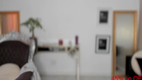 Snapshot of moniqueeass chatting on September 22, 2025, 1:57 pm Alessia online show from September 22, 2025, 1:57 pm