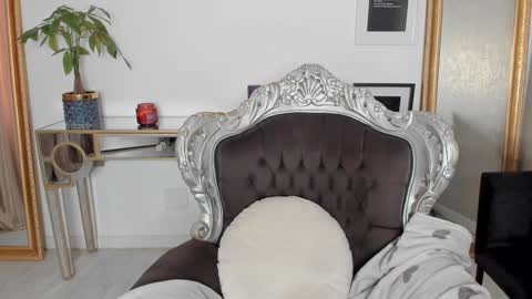 Snapshot of moniqueeass chatting on September 24, 2025, 11:57 am Alessia online show from September 24, 2025, 11:57 am