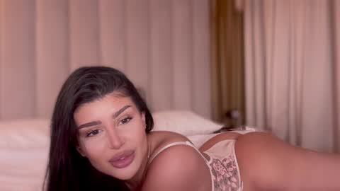 Snapshot of moniqueeass chatting on October 6, 2025, 2:03 pm Alessia online show from October 6, 2025, 2:03 pm