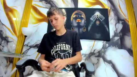 mono_blonde online show from September 18, 2025, 7:49 pm