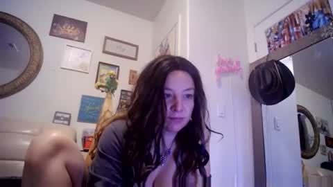 Monroe online show from November 11, 2025, 3:34 pm